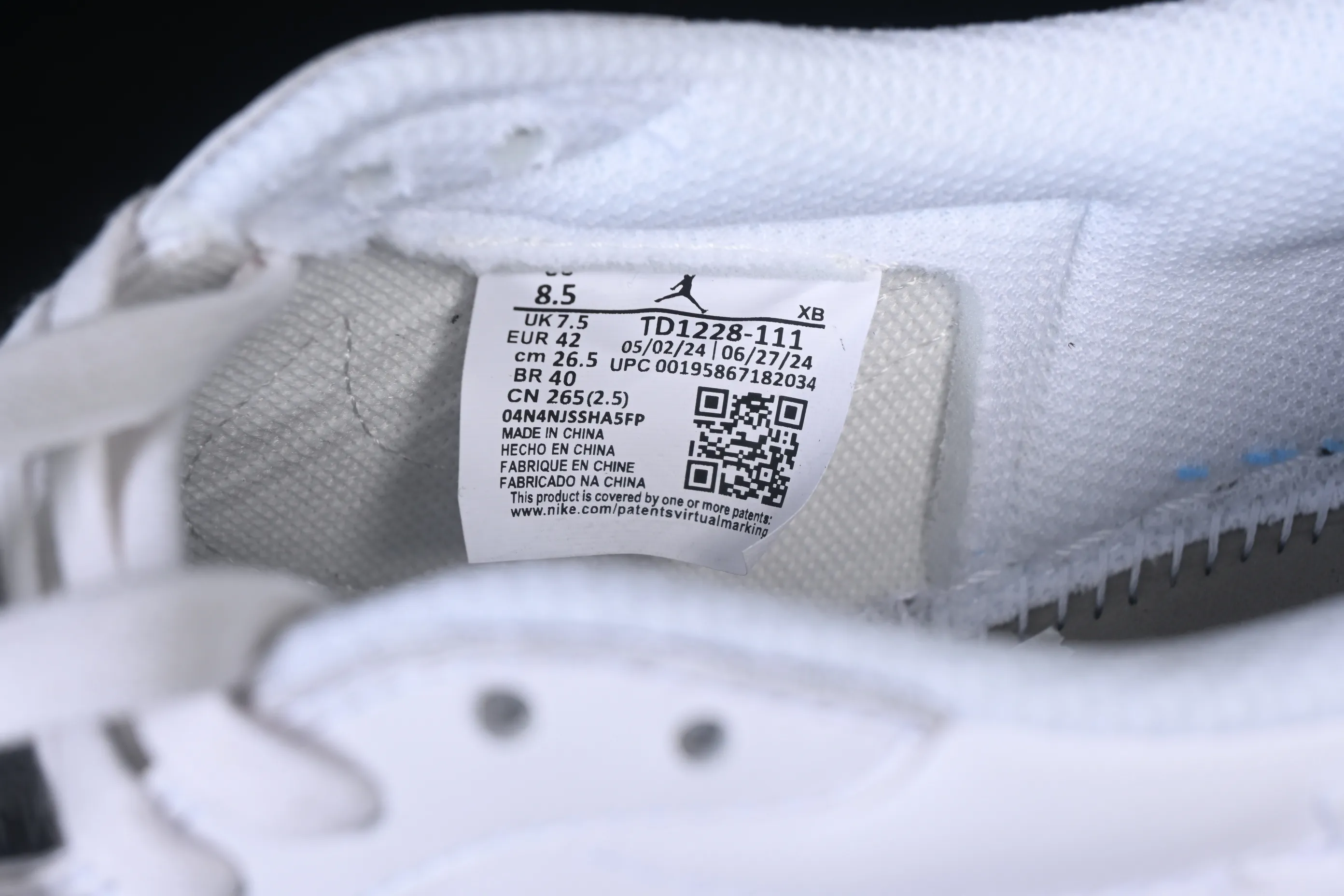 All categories Air Jordan Jordan series basketball shoes Air Jordan 1 Low Travis Scott x Fragment Design x Air Jordan 1 Low OG SP AJ1 Joe 1 relatives and friends limited pure white low-top cultural casual sneakers TD1228-111